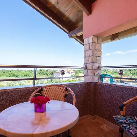 2 Bedroom Stunning In Apartman Póla