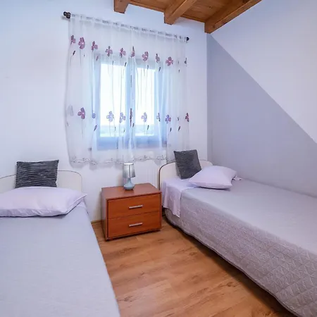 2 Bedroom Stunning In * Póla